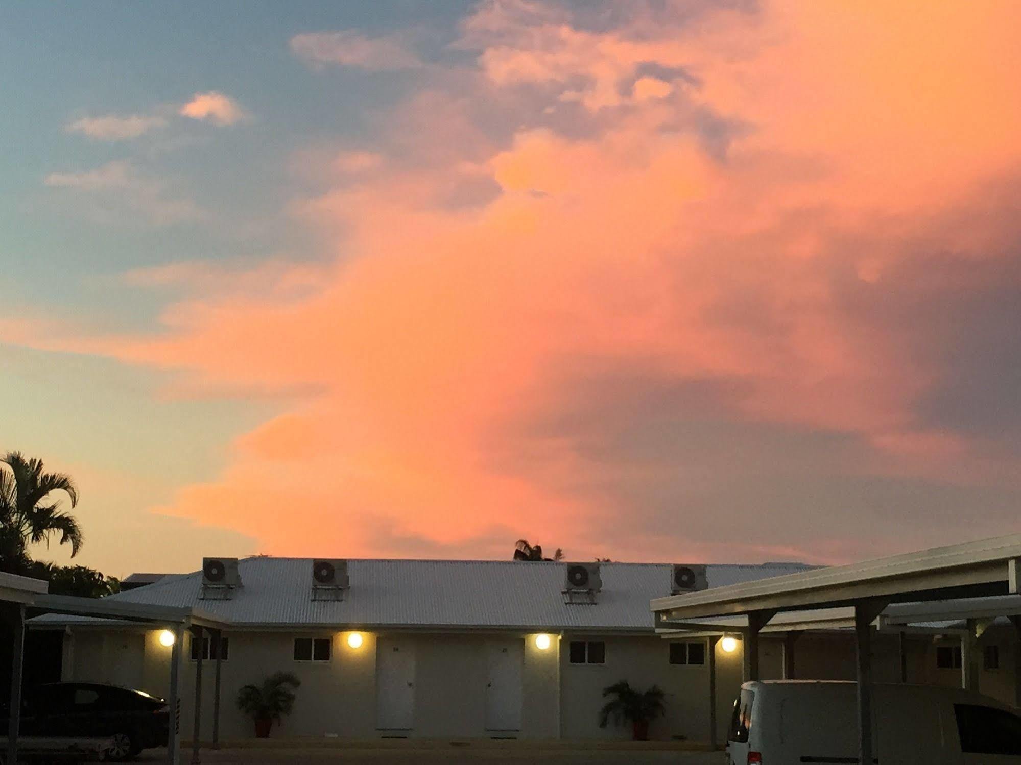 Econo Lodge Beachside Mackay Esterno foto